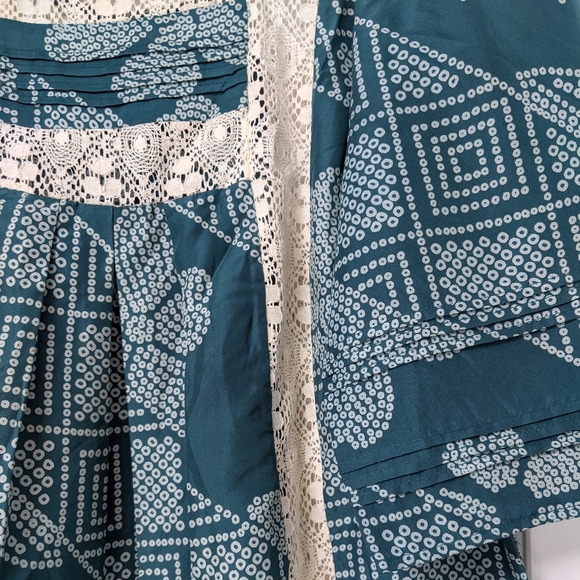 Like New BCBGMAXAZRIA Silk Lace Trim Top - Picture 10 of 14